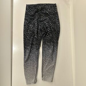 Old Navy Black and Gray Active Elevate Leggings